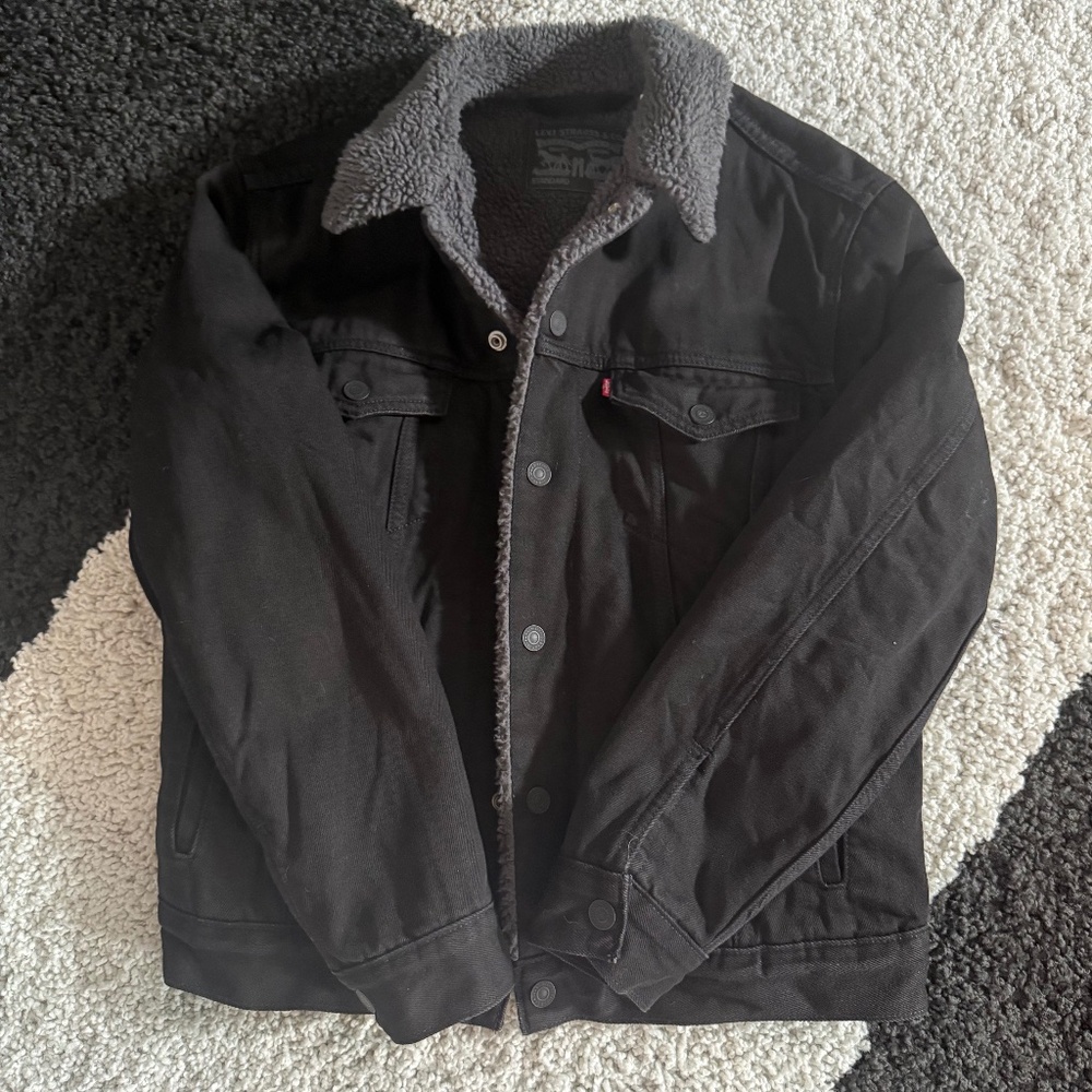 Levi’s Black Sherpa Trucker Jacket Men’s Small Fleece Lined Denim